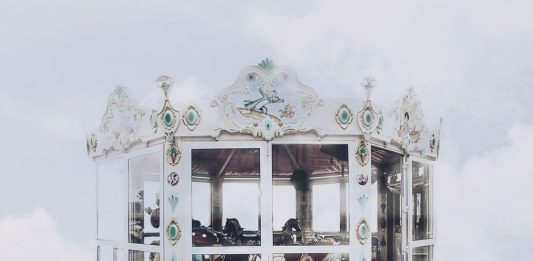 Chorus, arte per uno spazio corale: il progetto espositivo al MAC di Milano