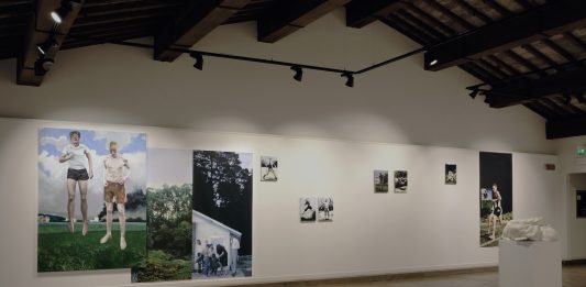 Oltre il Sé Visibile: un viaggio emotivo e concettuale nell’intimità dell’arte contemporanea italiana