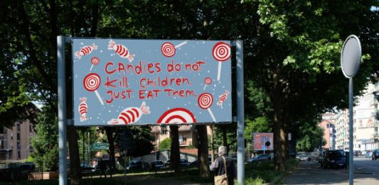 Il “camouflage” dei vincitori della decima edizione di Opera Viva, Il Manifesto