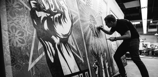OBEY: The Art of Shepard Fairey nella Cattedrale di Fabbrica del Vapore a Milano