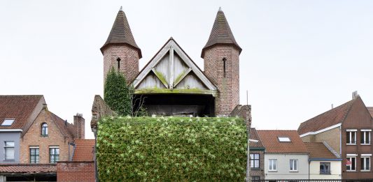 La Triennale di Bruges 2024 è una serie di sperimentazioni artistiche diffuse su tutta la città