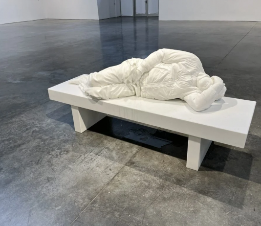 Maurizio Cattelan va a New York, per la sua prima mostra personale da Gagosian