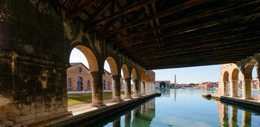 Intelligens: presentato il tema della Biennale di Architettura 2025