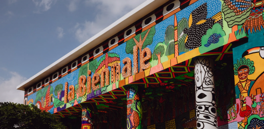 Biennale d’Arte: colori dal mondo ai Giardini, tra installazioni e padiglioni