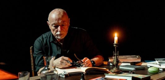 La libertà per Paolo Nori, la Russia per noi: una lettura al Parenti di Milano