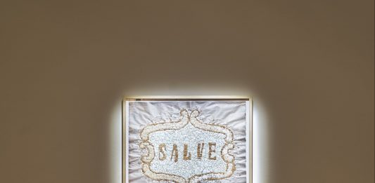 Christian Holstad, la gentilezza come resistenza: il progetto in Emilia-Romagna Installation view Christian Holstad, Salve, Museo Civico Luigi Varoli, ph. Lorenzo Pasini