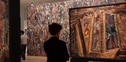 La più grande personale di Edward Burtynsky è in mostra a Venezia