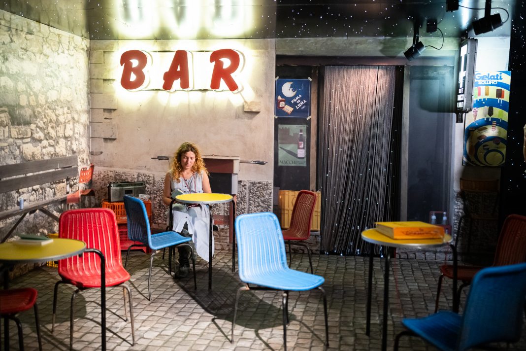 Alice Rohrwacher e Muta Imago, Bar Luna, veduta dell'installazione, Bologna, 2024. Foto Lorenzo Burlando