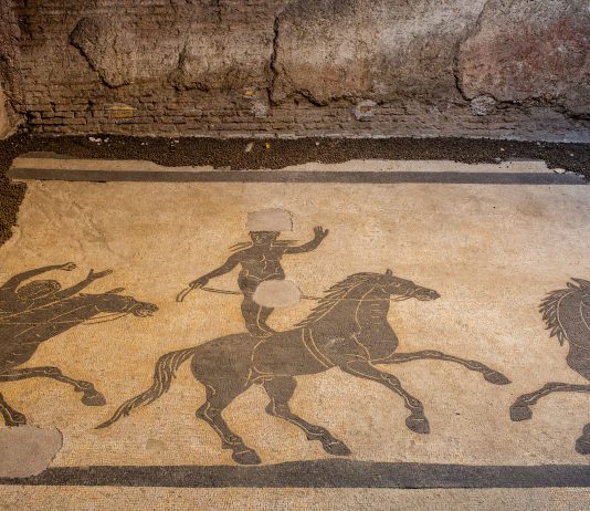 Roma, Palazzo Farnese svela i suoi sotterranei, con due mosaici antichi