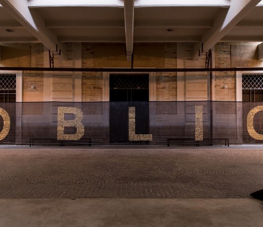 In Salento, una performance artistica per non dimenticare il dialetto griko Muna Mussie, Oblio Pianto del Muro, Progetto Prender-si cura, Mattatoio 2022. Credit Pietro Bertora © 2022 Azienda Speciale Palaexpo