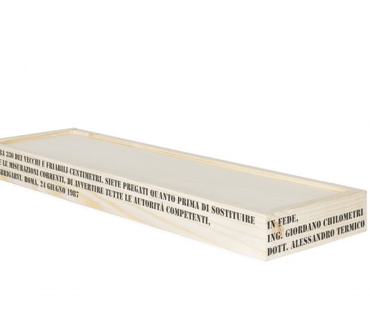 Enzo Cucchi ha inventato una nuova unità di misura e l’ha chiamata NU