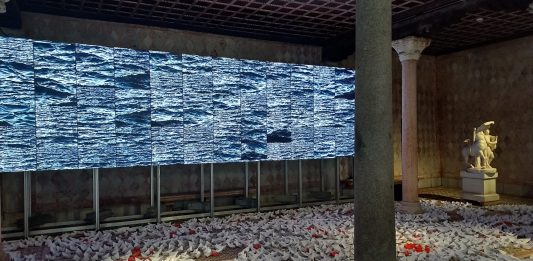 Naufragi e Approdi: sofferenza e resilienza in mostra a Venezia