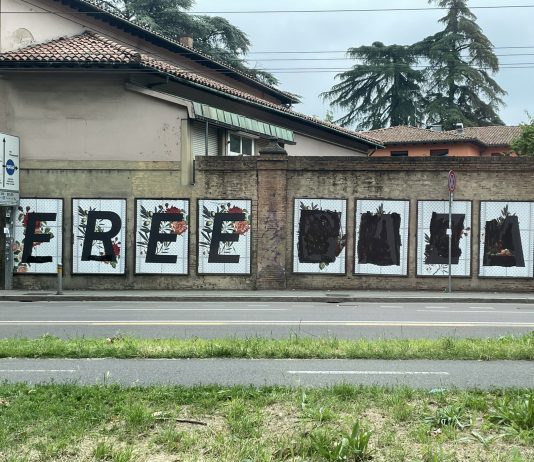 Bologna: il caso dei manifesti pro Palestina di Cheap vandalizzati. E poi ripristinati dalla comunità