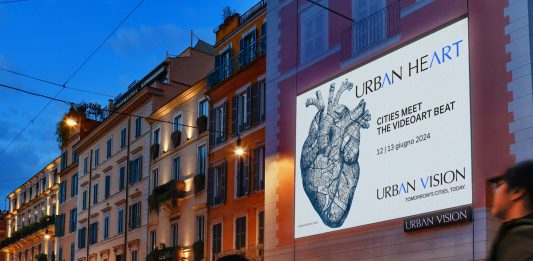 In quattro città italiane gli schermi pubblicitari proiettano videoarte per 24 ore no stop Urban Heart Manifesto