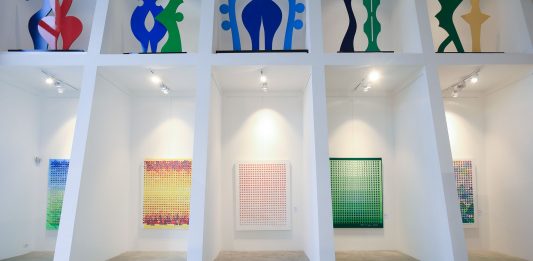 La pittura astratta di René Mayer nasce nelle langhe astigiane