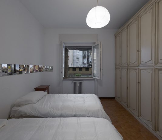 L’appartamento Pianetabianco e Superfluo danno vita a un progetto espositivo su Airbnb