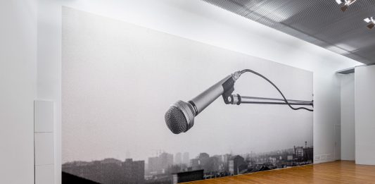 A Milano un invito all’ascolto: la mostra di Liliana Moro al PAC