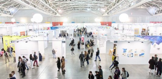 Artissima 2024, gallerie e premi della fiera di Torino: le ultime novità artissima fiera