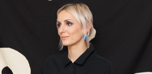 Come le aziende collaborano con gli artisti: l’intervista con Alice Ronchi