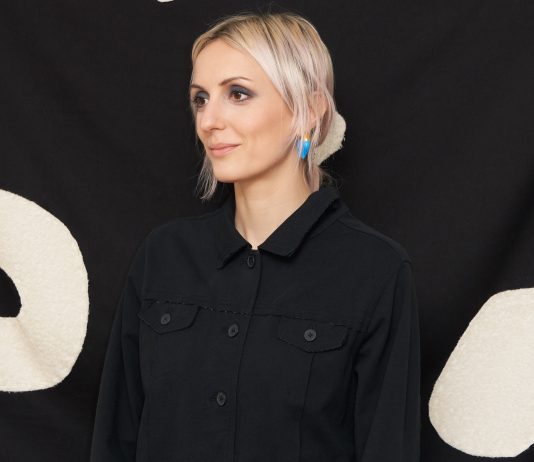 Come le aziende collaborano con gli artisti: l’intervista con Alice Ronchi