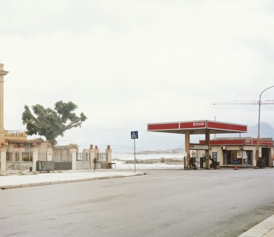 Scenari Urbani: alchimia e banco ottico negli scatti di Ernesta Caviola