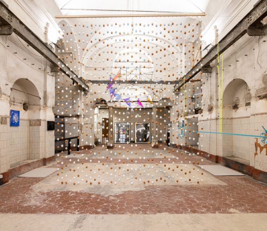 The Morbid Palace: una collettiva riporta in vita una ex chiesa abbandonata nel cuore di Genova