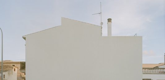 Scenari Urbani: la sintesi di uno spazio nella fotografia di Lorenzo Zandri