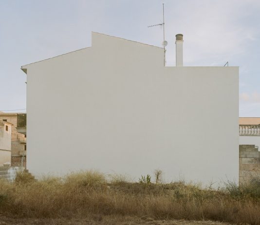 Scenari Urbani: la sintesi di uno spazio nella fotografia di Lorenzo Zandri