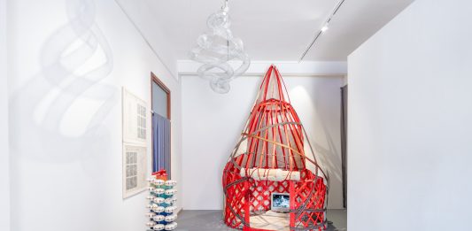 Arte e Identità: Il Padiglione Kazako alla 60. Biennale di Venezia