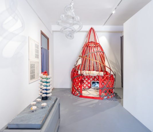 Arte e Identità: Il Padiglione Kazako alla 60. Biennale di Venezia