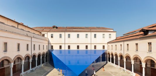 La scienza e la mitologia di Josèfa Ntjam in mostra a Venezia: intervista alla curatrice Carly Whitefield