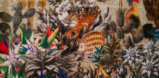 Abruzzo: l’ultimo arazzo di Francesco Simeti diventa opera permanente al Castello di Semivicoli