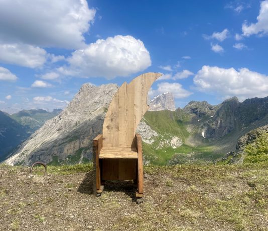 C’è un sentiero ed è seduto: è di Marco Nones nella conca del Ciampac