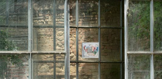 Uomo e natura, un equilibrio da curare: riflessioni su una mostra a Siena