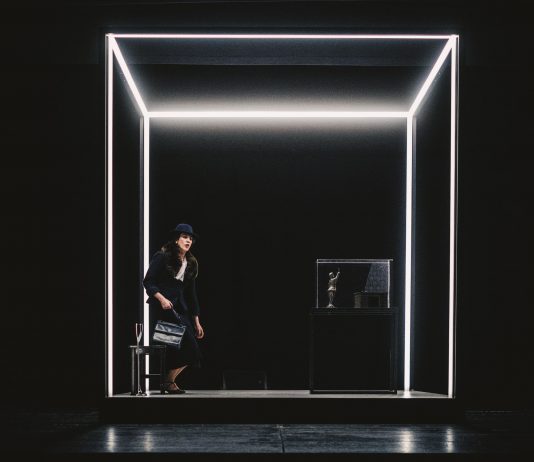 La donna che inventò Mussolini: Sarfatti in scena al Parenti di Milano Sarfatti, Teatro Franco Parenti, Milano, 2024, foto Elisa Vettori