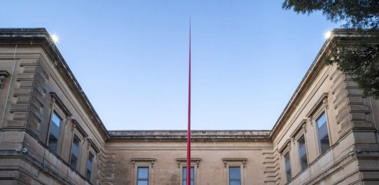 Con il fuoco della speranza: le opere di Costas Varotsos al Castromediano di Lecce Costas Varotsos, museo di Castromediano, Lecce, 2024