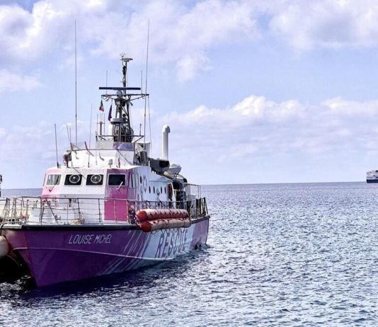 La nave di salvataggio di Banksy è stata di nuovo bloccata in Italia nave salvataggio banksy