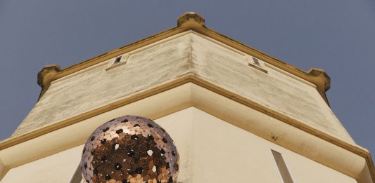 Un solido alieno a Poggiorsini: è l’opera per la Puglia di Una Boccata d’Arte 2024