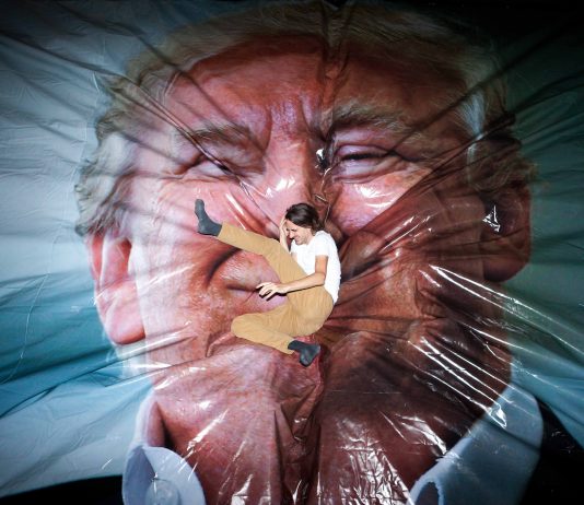 Other Identity #123, altre forme di identità culturali e pubbliche: Erik Kessels Erik Kessels, Jump Trump, 2017. Installation.