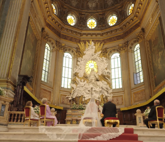 Il matrimonio, il corallo, il legame con Napoli: Jan Fabre tra arte e vita, in un nuovo documentario Jan Fabre documentario