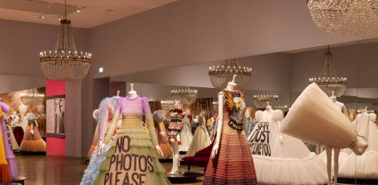 Dall’Europa agli Stati Uniti: 4 mostre di moda da non perdere quest’estate