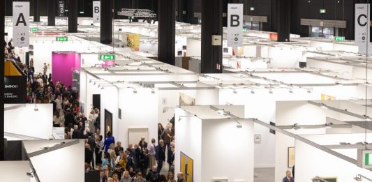 Miart 2025, le novità dalla fiera di Milano, che omaggia Rauschenberg