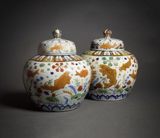 Vendere i vasi con i coperchi. La strana storia di due lotti all’incanto