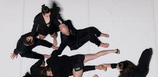 Da Beethoven a Kanye West, i corpi rivoluzionari di Emanuel Gat a Torinodanza