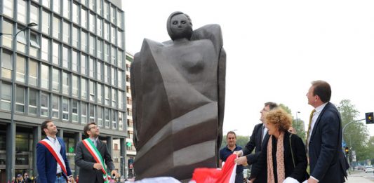 Archivio Rachele Bianchi celebra il suo quinto anniversario con la mostra “Party in pieces”