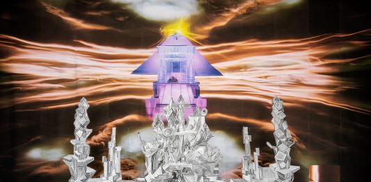 L’Istituto Svizzero porta a Milano il gioco anarchico e grottesco di Monster Chetwynd