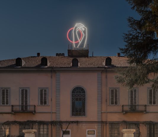La Galassia di Patrick Tuttofuoco illumina Palazzoirreale, nel Monferrato Patrick Tuttofuoco, Shape Shifting, 2024. Installation view at PALAZZOIRREALE. Courtesy the artist and PALAZZOIRREALE, ph. credits Flavio Pescatori