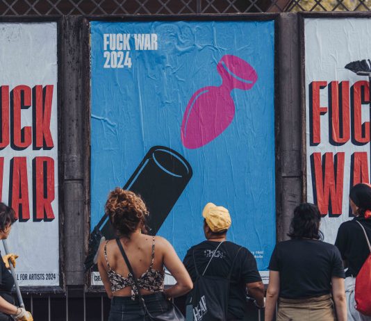 200 poster in strada per sabotare la retorica della guerra: è la nuova sfida di Cheap a Bologna Ph. Giulia Rosco, CHEAP Call For Artists 2024, Bologna