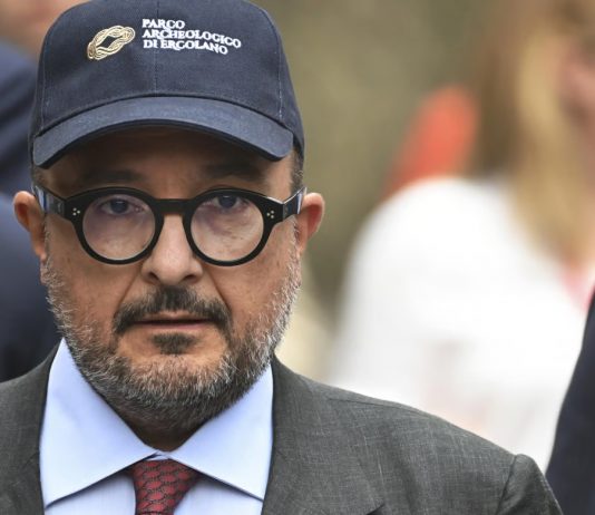 Sangiuliano sotto inchiesta: l’ex ministro indagato per peculato e segreti d’ufficio