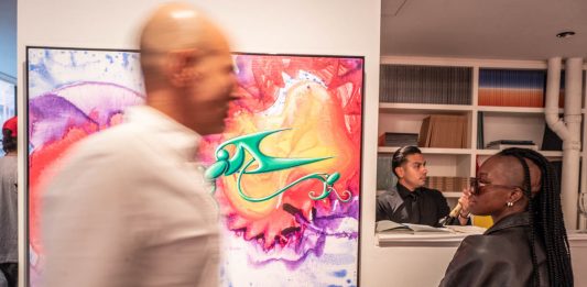 Kenny Scharf, surrealismo, pop e mitologia in mostra a New York Kenny Scharf, New York, 2024, foto dall'opening, ph. Francesca Magnani